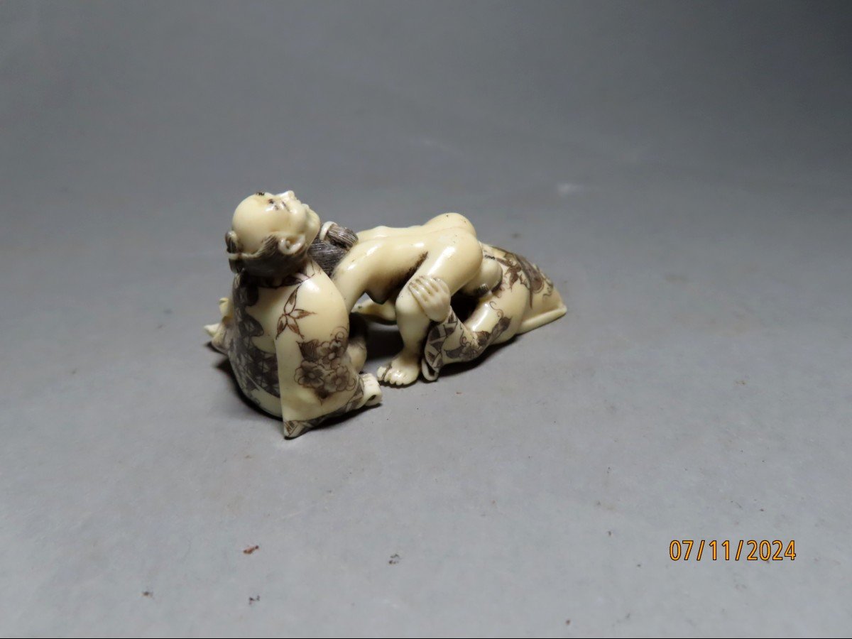 Ivory Netsuke. Three-person Party. Japan Taisho Period (1912-1928)-photo-3