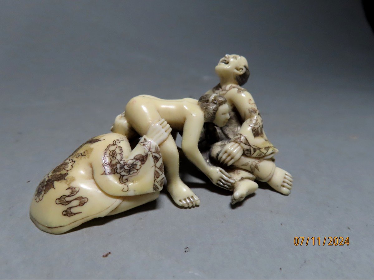 Ivory Netsuke. Three-person Party. Japan Taisho Period (1912-1928)-photo-2