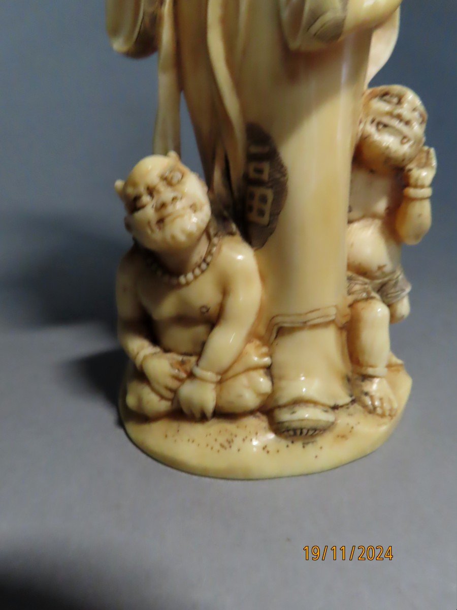 Ivory Okimono. The Oni Charmer. Japan Meiji Period (1868-1912)-photo-3