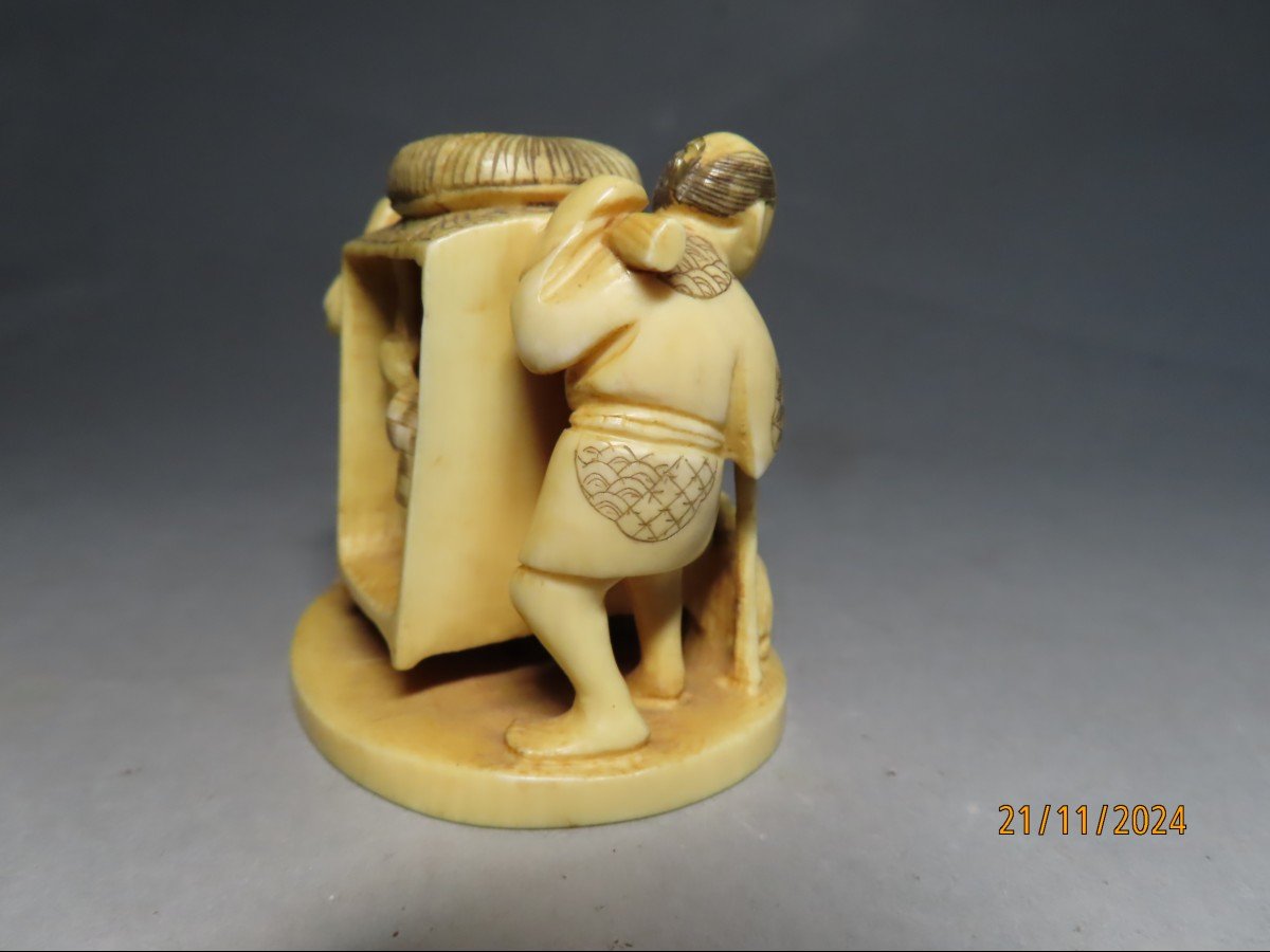 Netsuke en ivoire. Palanquin. Signé Gyokuyuki. Japon époque Meiji (1868-1912 )-photo-4