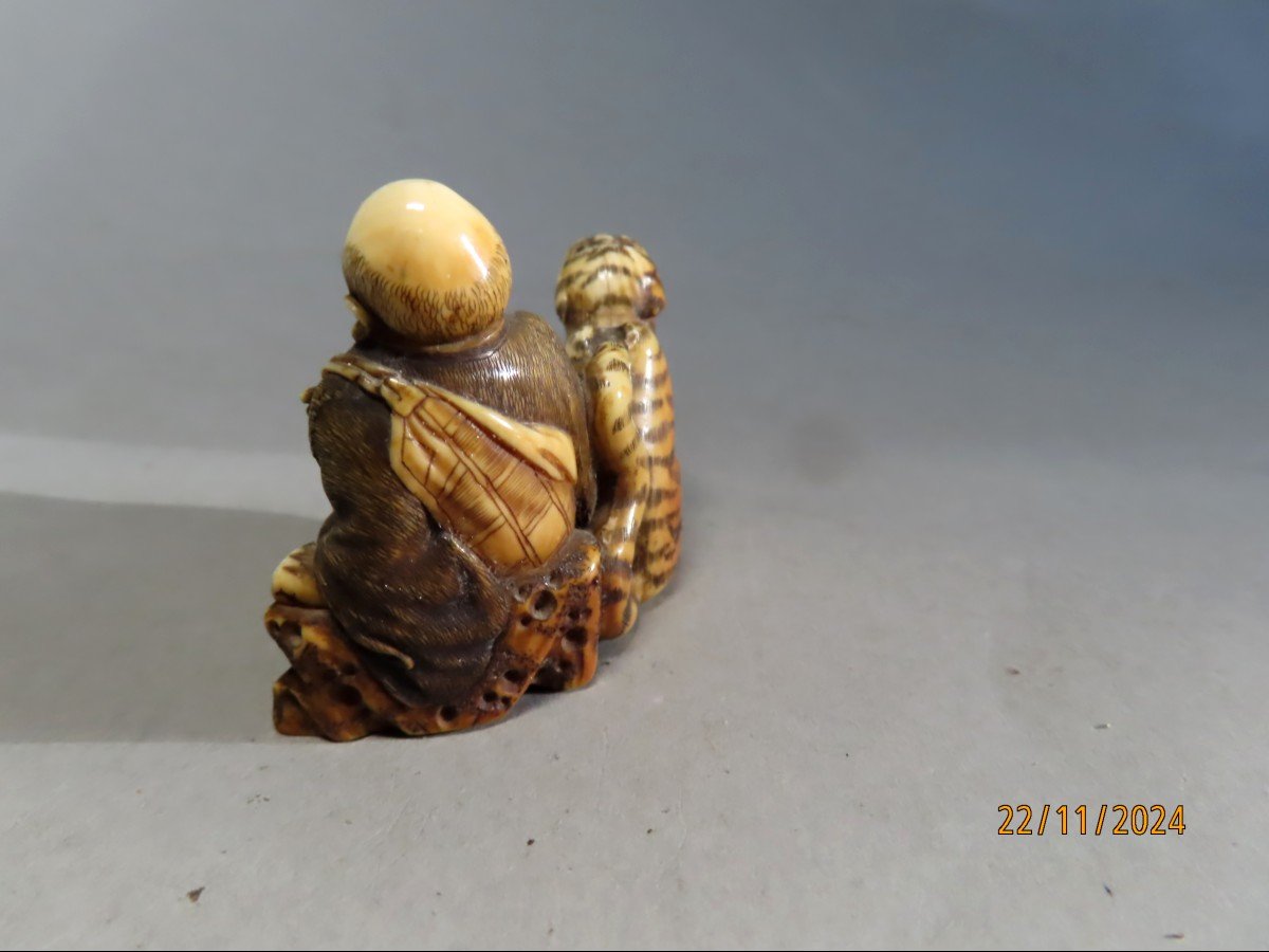 Netsuke en ivoire. Sennin et son tigre. Japon fin Edo début Meiji -photo-4