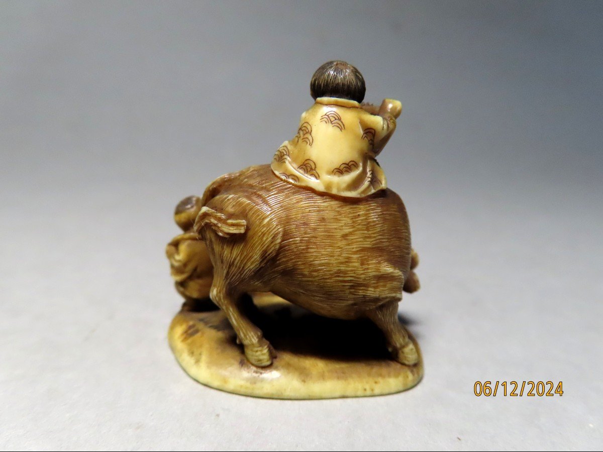 Netsuke en ivoire. Deux karako bouviers. Signé, Japon époque Meiji (1868-1912 )-photo-4