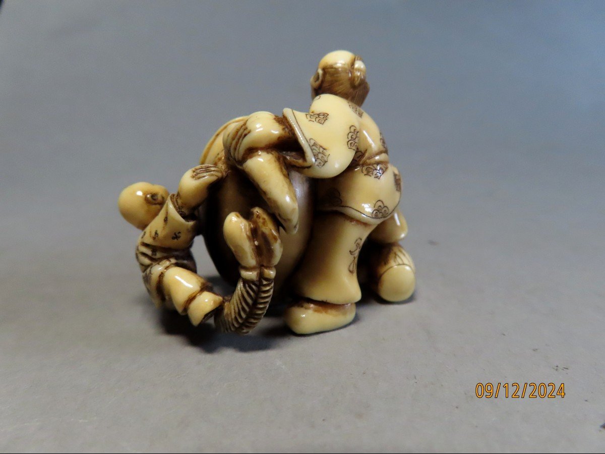 Netsuke en ivoire. Artisan  au masque de théâtre NÖ. Japon époque Taisho (1912-1928 )-photo-4