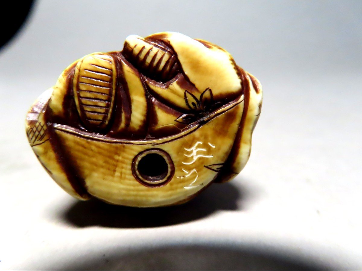 Netsuke en ivoire. Lettré au kakemono. Signé Tamayuki. Japon époque Meiji (1868-1912 )-photo-4