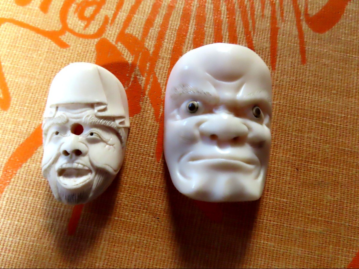 Deux Netsuke. Masques de théâtre Nô. Japon époque Meiji (1868-1912 )