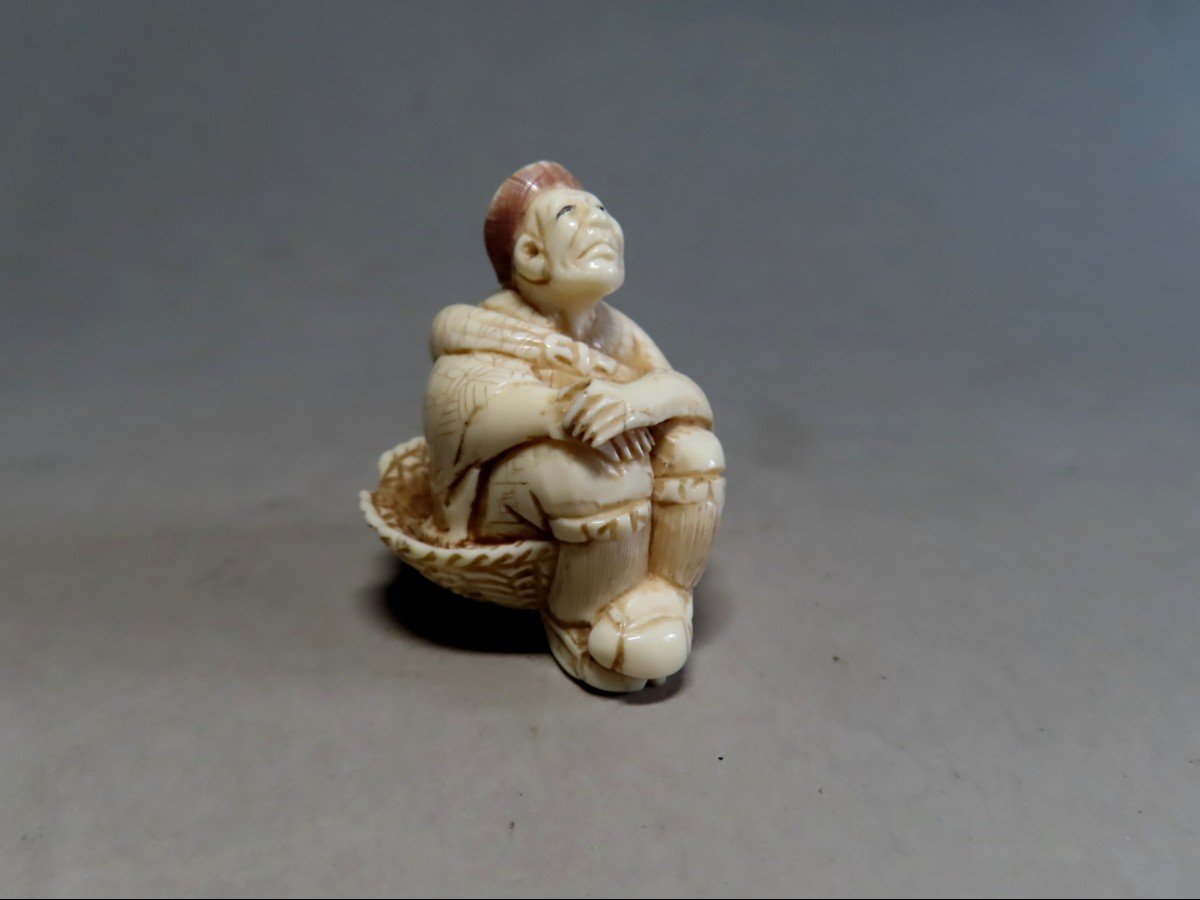 Ivory Netsuke. The Dreamer. Japan Taisho Period (1912-1928)-photo-1