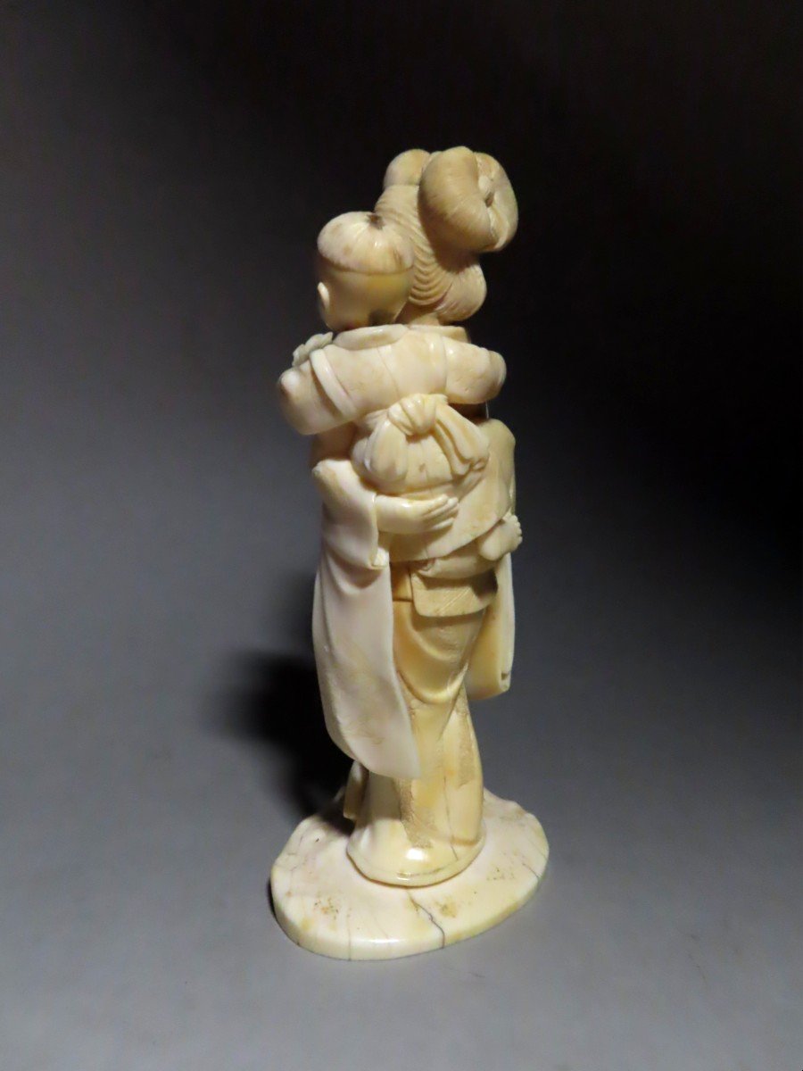 Ivory Okimono. Young Woman With Karako. Signed Yoshiaki, Japan Meiji Period (1868-1912)-photo-3