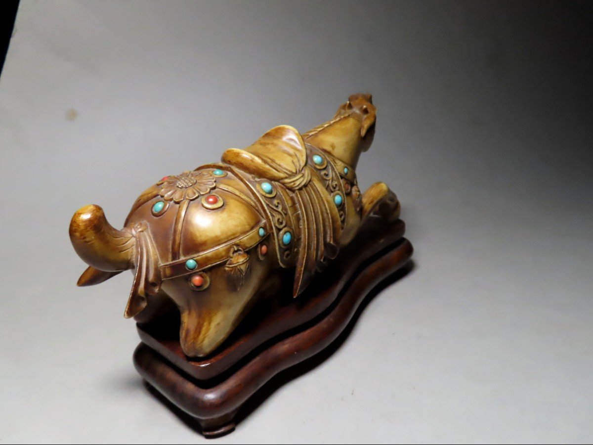 Ivory Okimono. Lying Horse. China 1920-30.-photo-3