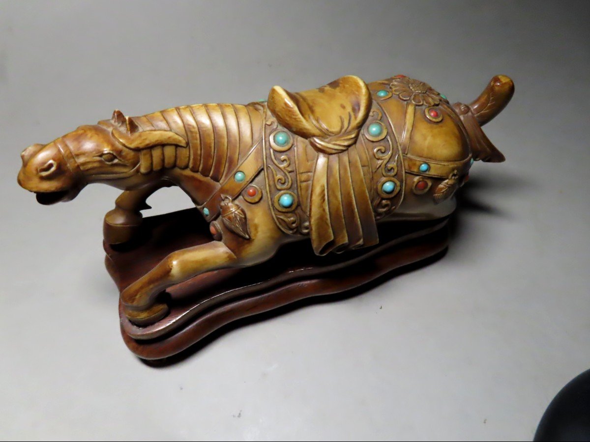 Ivory Okimono. Lying Horse. China 1920-30.-photo-3