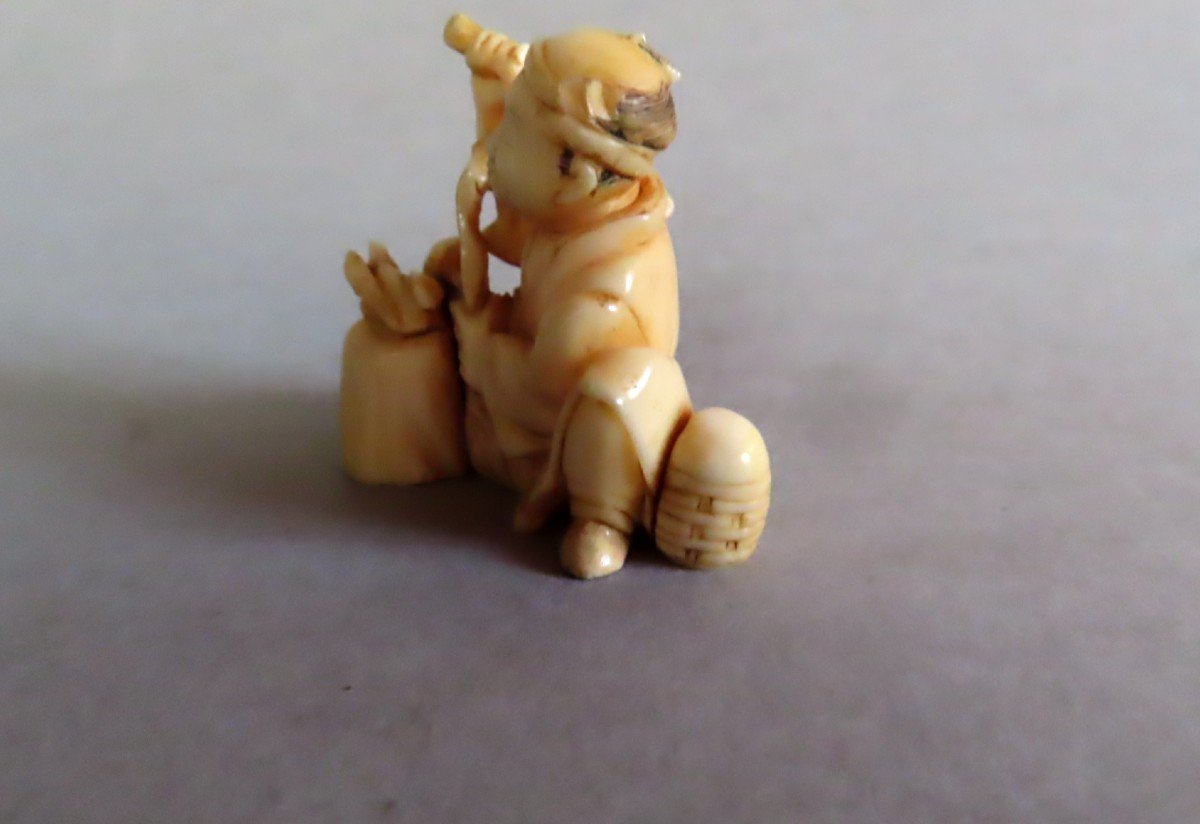 Ivory Netsuke. Street Scene. Small. Japan Meiji Period (1868-1912)-photo-2