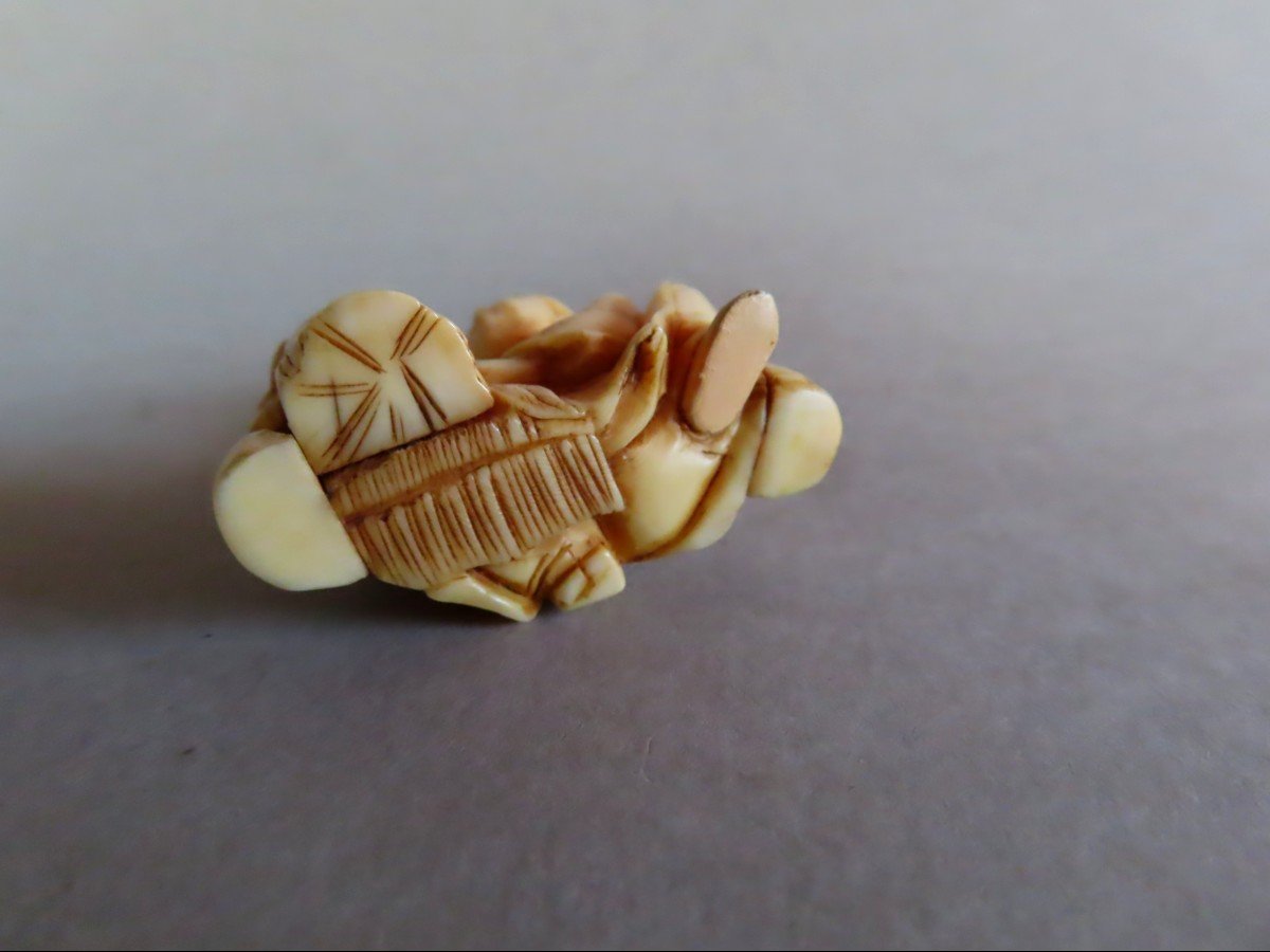 Ivory Netsuke. Street Scene. Small. Japan Meiji Period (1868-1912)-photo-2