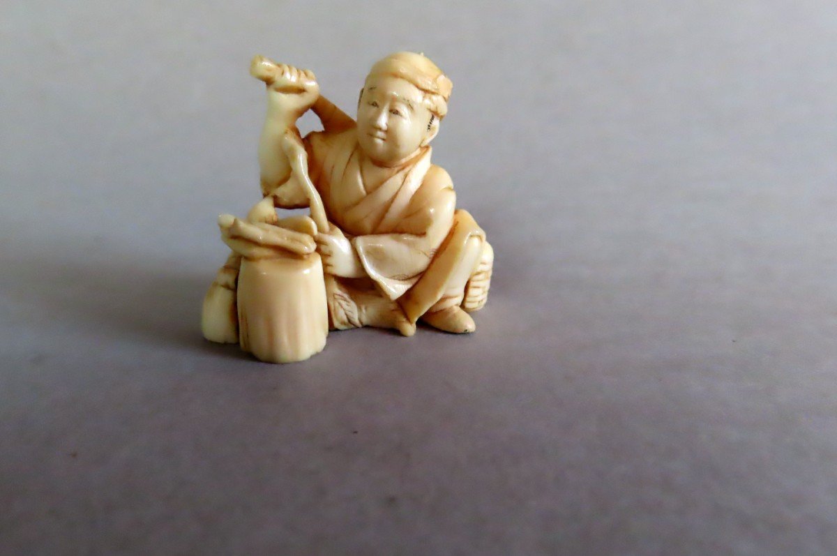 Ivory Netsuke. Street Scene. Small. Japan Meiji Period (1868-1912)