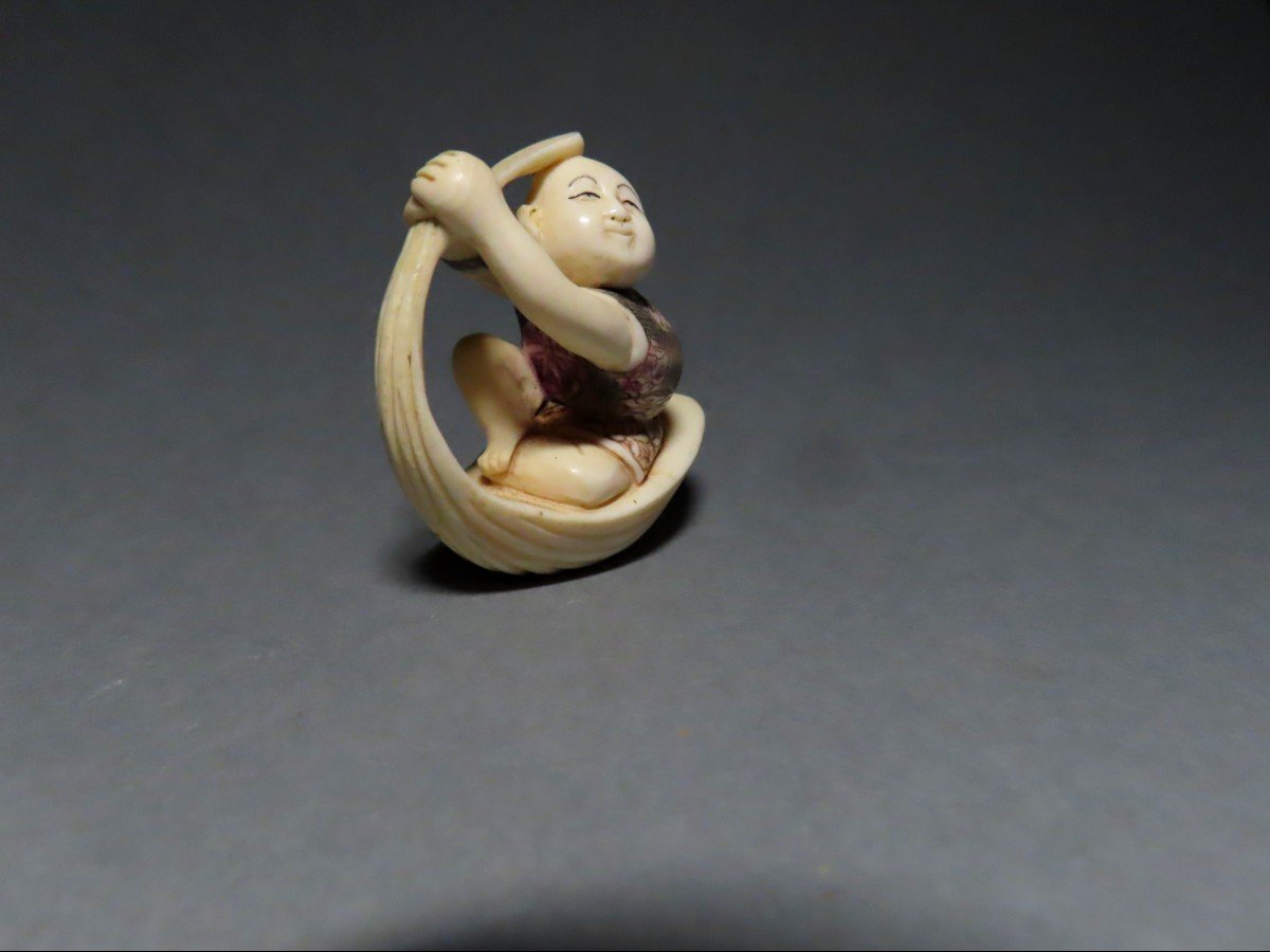 Netsuke en ivoire Karako marin. Japon époque Taisho (1912-1928 )-photo-1