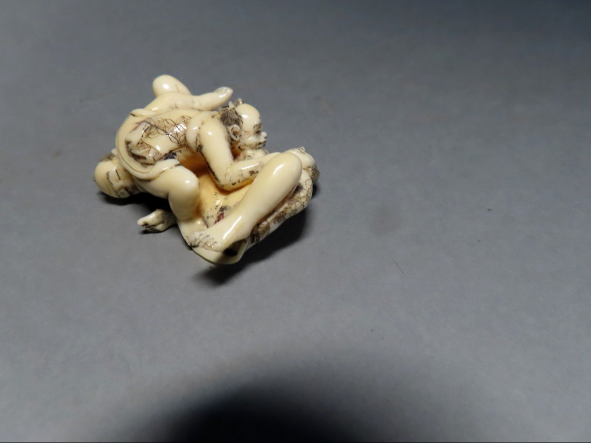 Ivory Erotic Netsuke. Hetero And Homo Scene. Japan Taisho Period (1912-1928)-photo-1