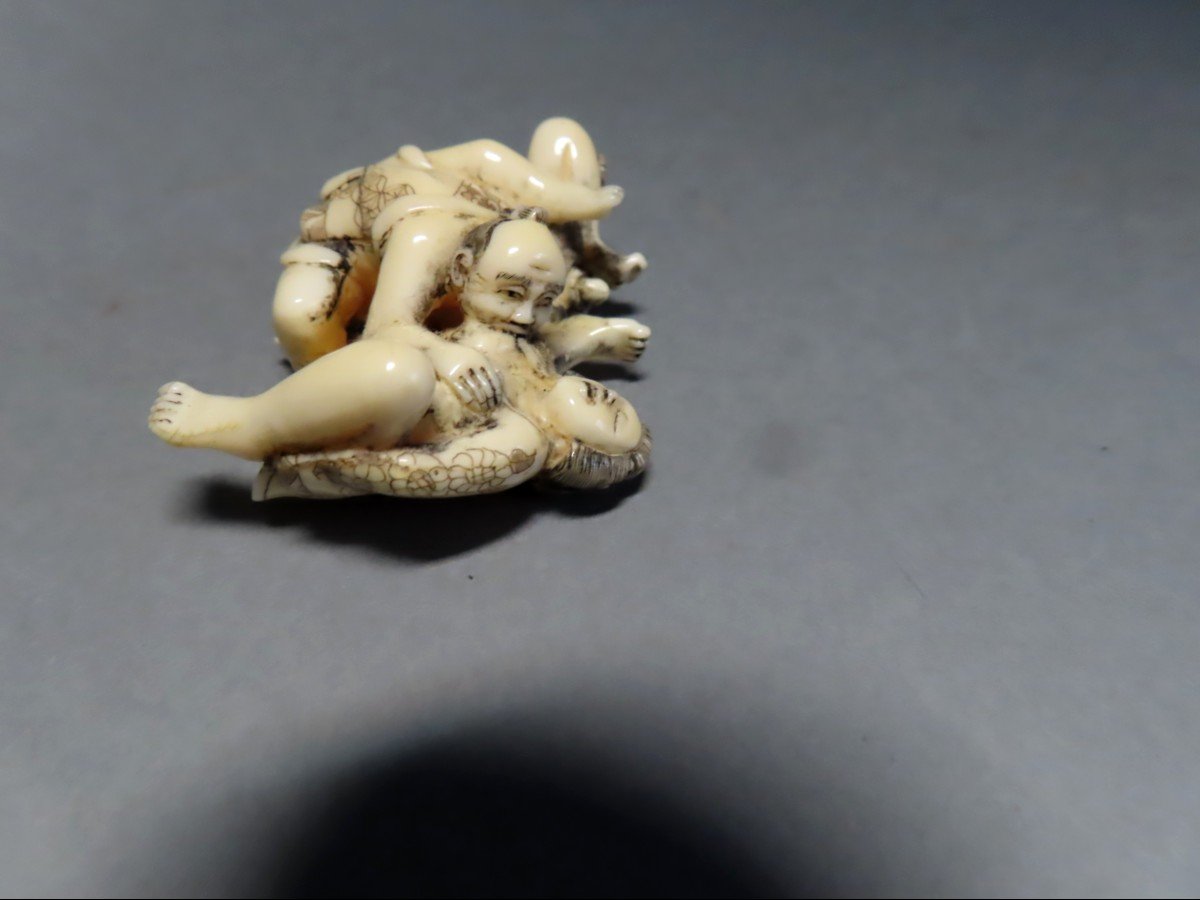 Ivory Erotic Netsuke. Hetero And Homo Scene. Japan Taisho Period (1912-1928)-photo-2