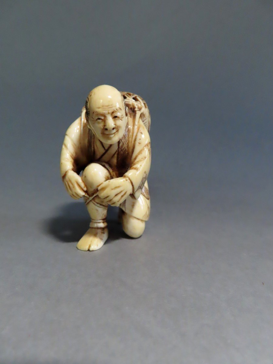 Ivory Okimono. Fisherman Retying His Shoelace. Japan, Meiji Period (1868-1912)-photo-2