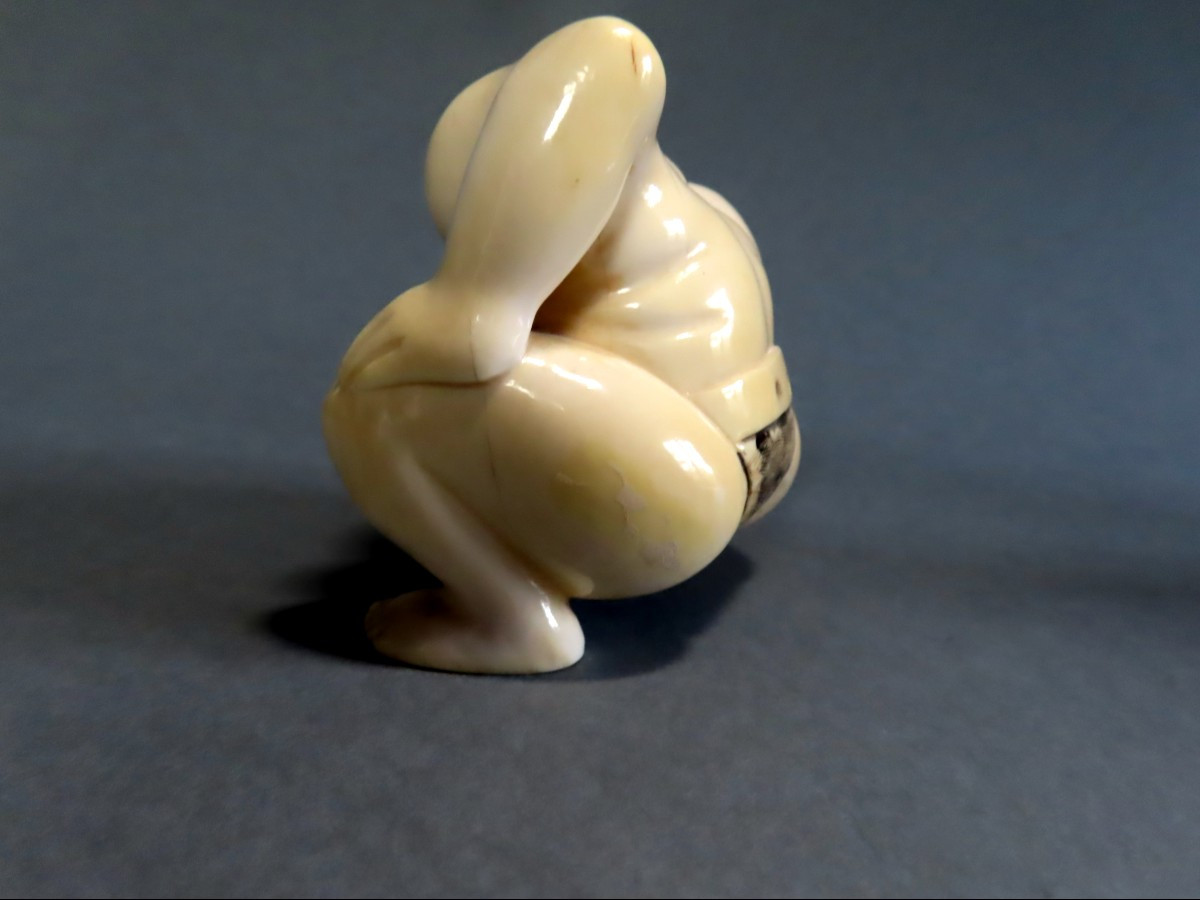 Netsuke en ivoire. Sumo. Epoque Taisho (1912-1928 )-photo-3