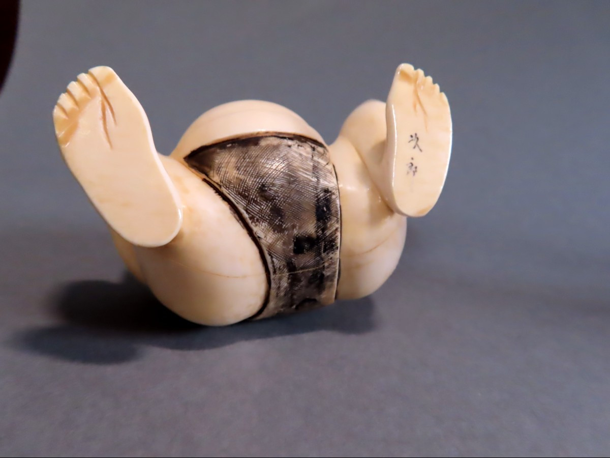 Ivory Netsuke. Sumo. Taisho Period (1912-1928)-photo-3