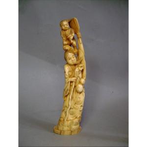 Okimono In Ivory. The Wise Man And The Child. Japan Late Meiji Period (1868-1912)