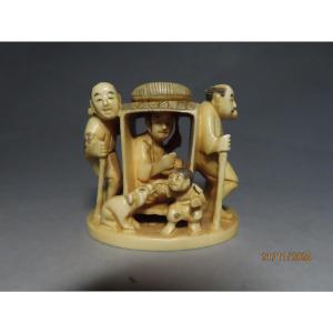 Ivory Netsuke. Palanquin. Signed Gyokuyuki. Japan Meiji Period (1868-1912)