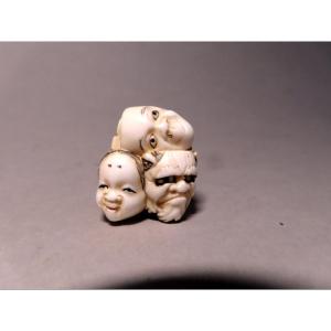 Netsuke en ivoire. Masque Nô; Okame, Oni... Signé, Japon époque Meiji (1868-1912 )