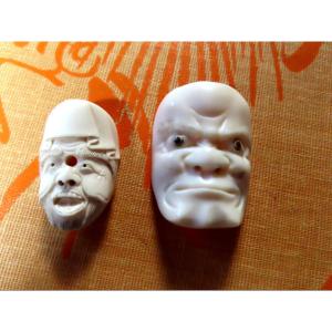 Deux Netsuke. Masques de théâtre Nô. Japon époque Meiji (1868-1912 )