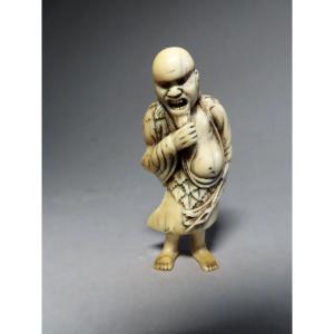 Netsuke en ivoire Gama Sennin en colère. Japon époque EDO (1603-1868 )