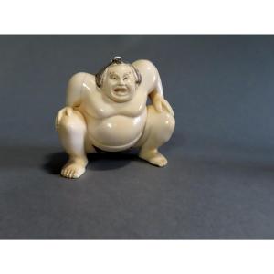 Ivory Netsuke. Sumo. Taisho Period (1912-1928)