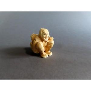 Netsuke enivoire. Le vendeur d'Oni. Japon époque Meiji (1868-1912 )