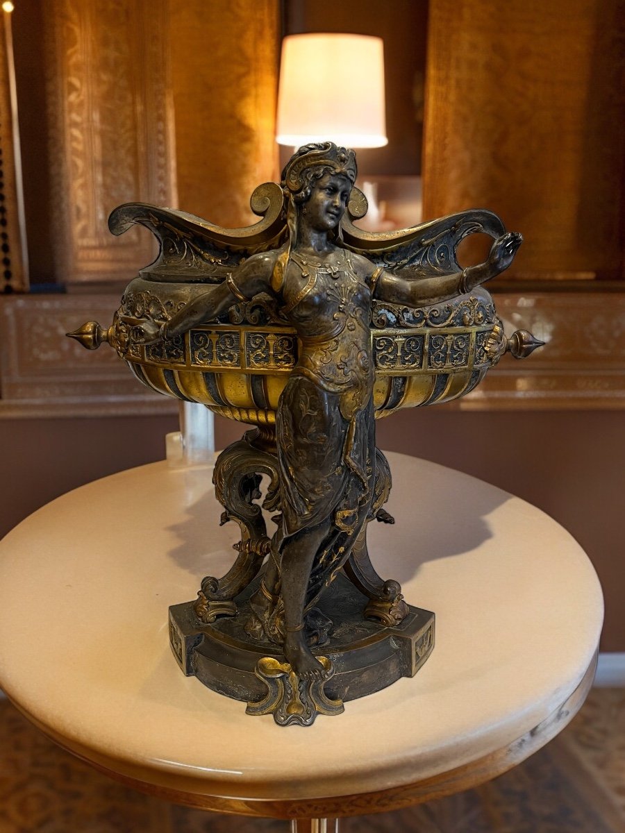 Orientalist Centerpiece In Regulates 19th Century 