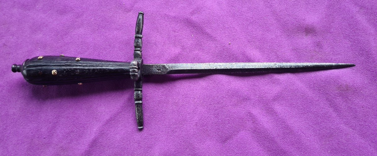 Left Hand Dagger With Ring Guard  Late 16th Century