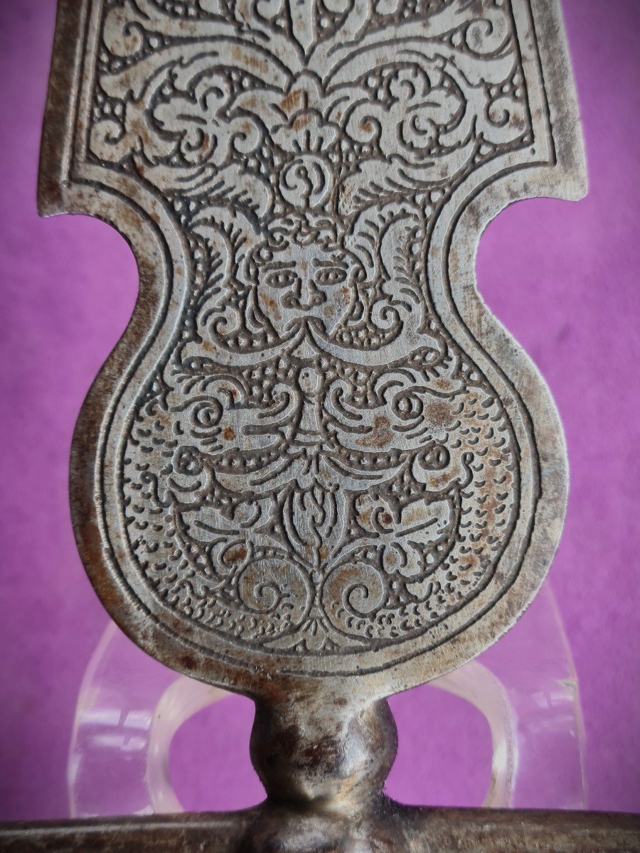 Engraved Esponton, 16th Century Style, In Steel And Not Cast Iron.-photo-4