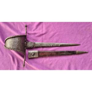 Large Left Hand Dagger With "veil" Hand-protection