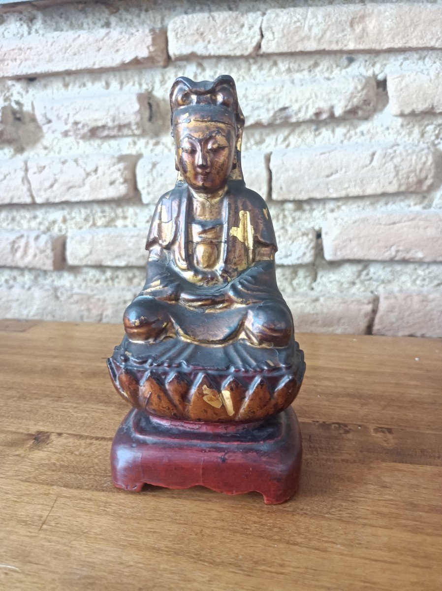 China Guanyin Statue In Golden Lacquered Wood, Seated In Padmasama XVIII XIX -th Century