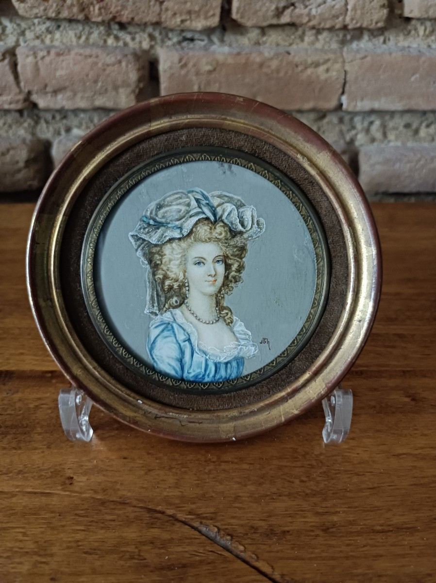 Young Elegant Woman With Pearls Miniature On Ivory In Gilded Wooden Frame Signed Jgh 19th Century