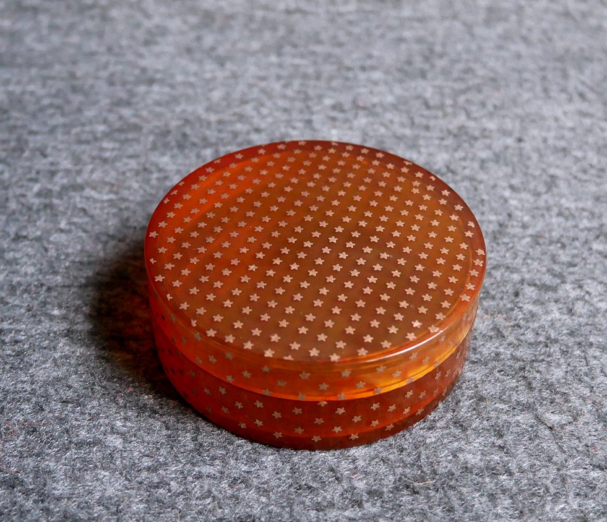 Fly Or Powder Box In Gold Stitched Tortoiseshell, Star Decor, 18th Century