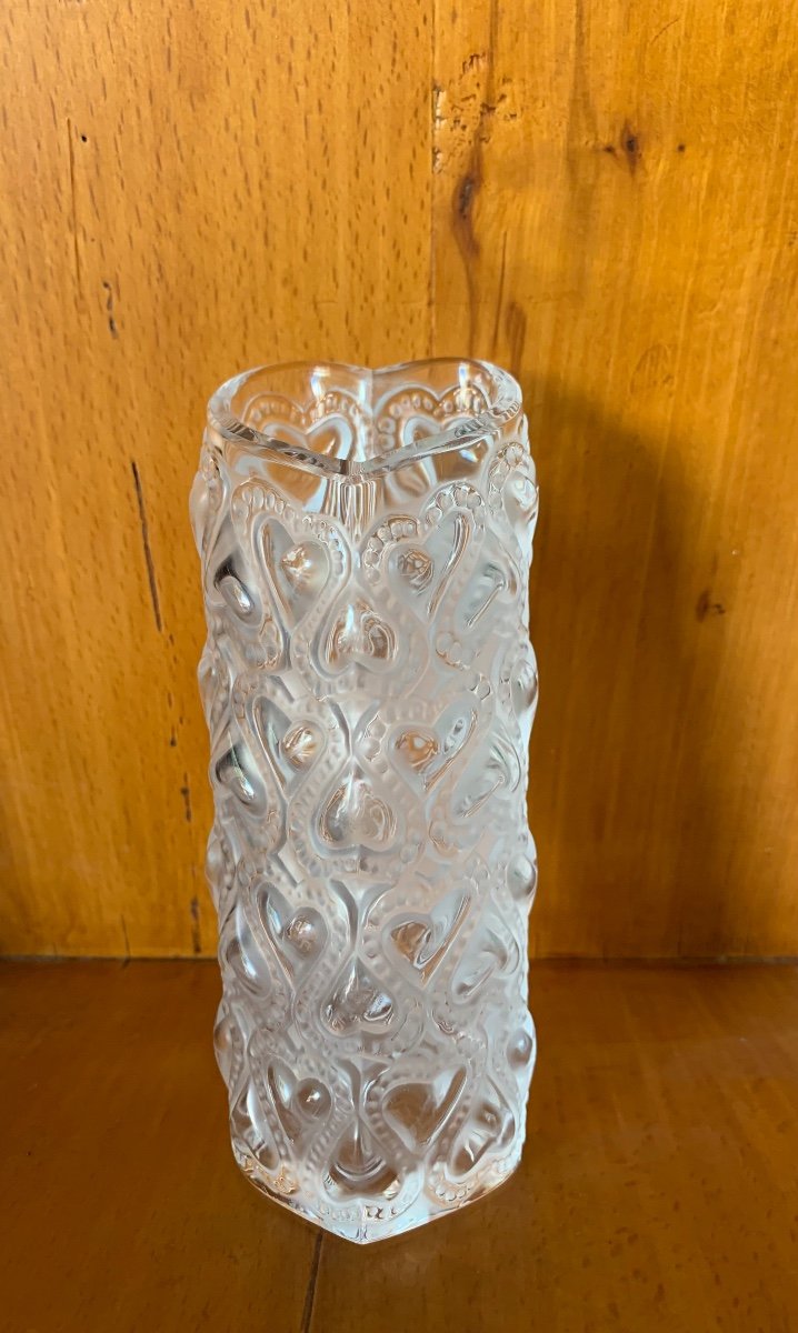 Petit Vase Lalique France Dit Amour, Epoque Fin XXème