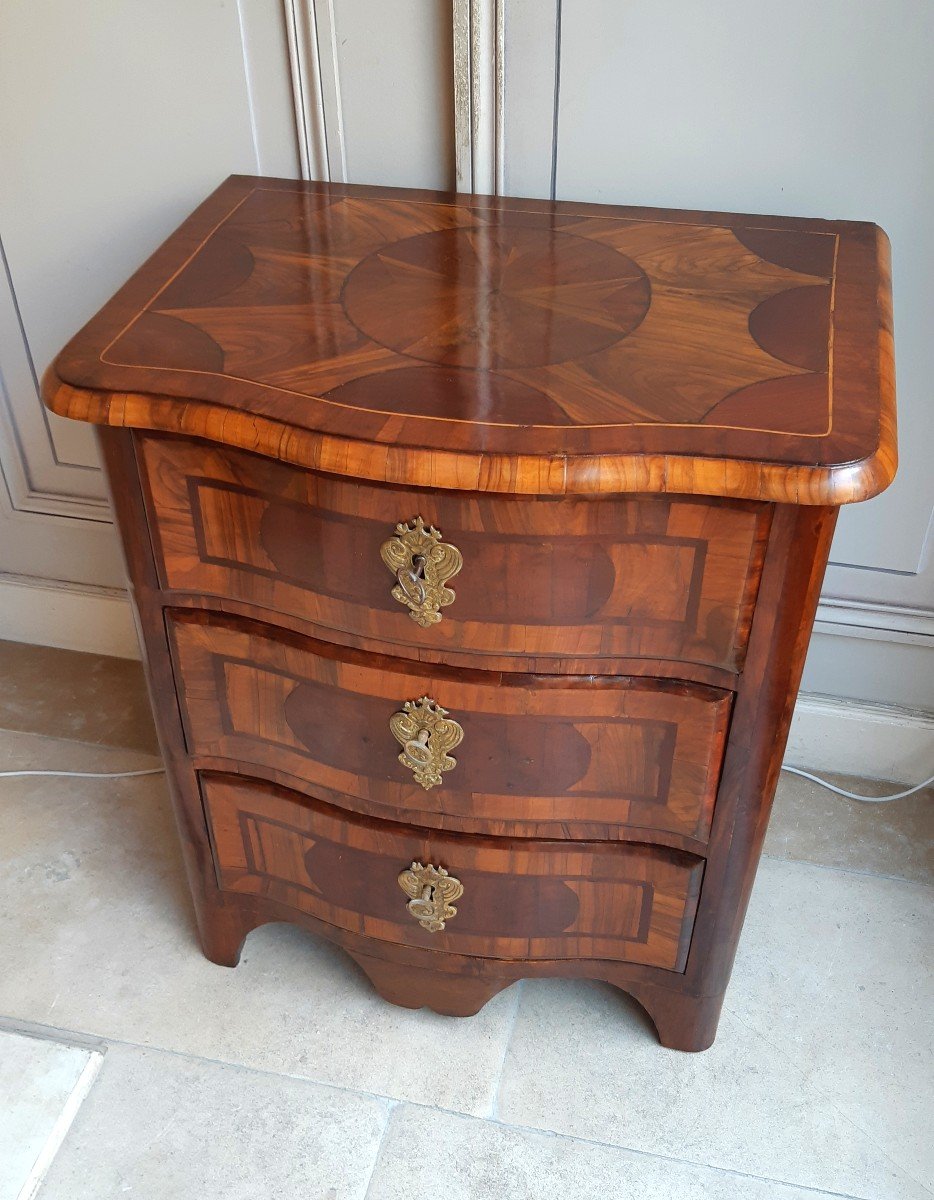 petite commode en olivier et satiné d'époque Louis XIV-photo-5