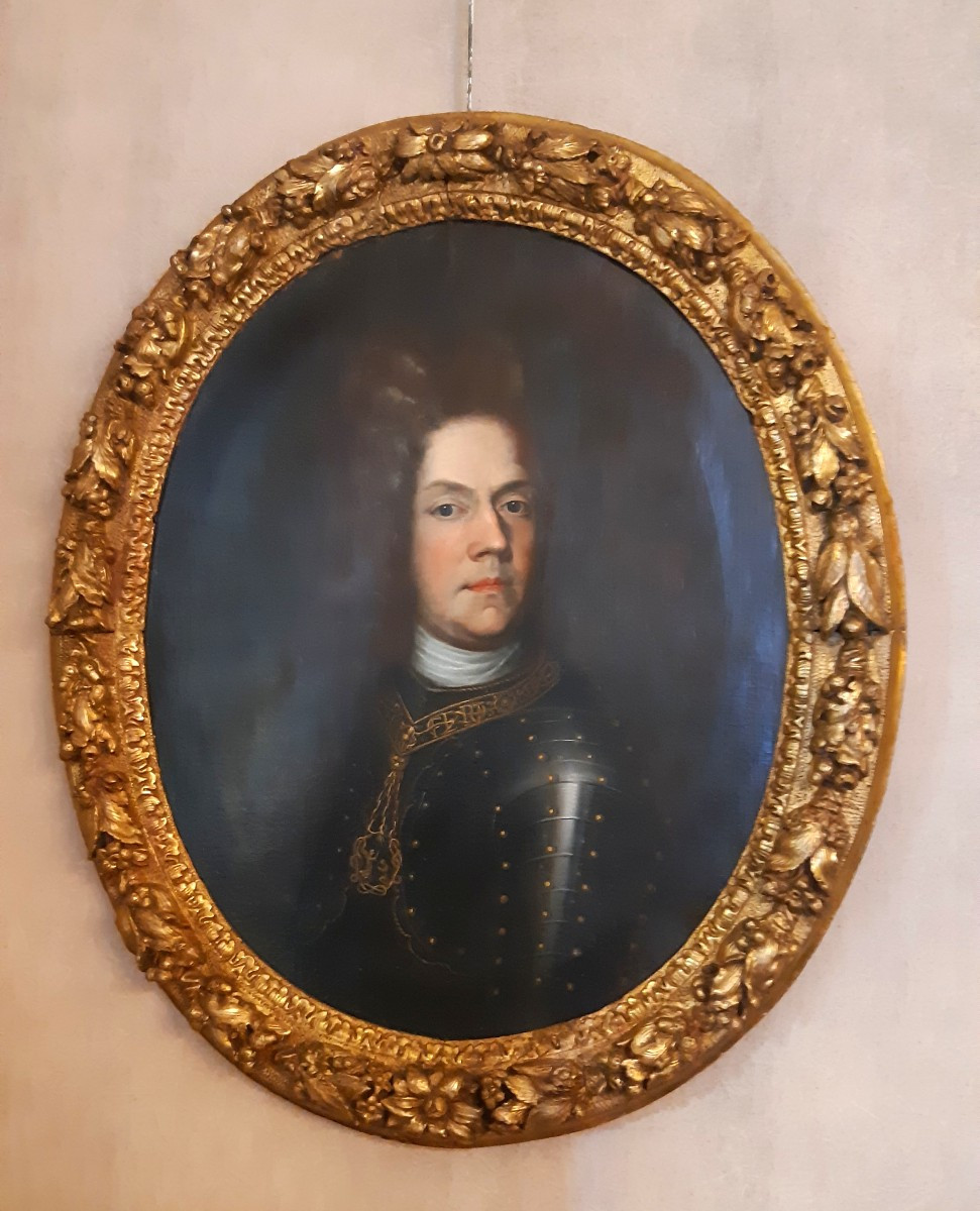 Portrait de chevalier en armure d'époque Louis XIV-photo-3