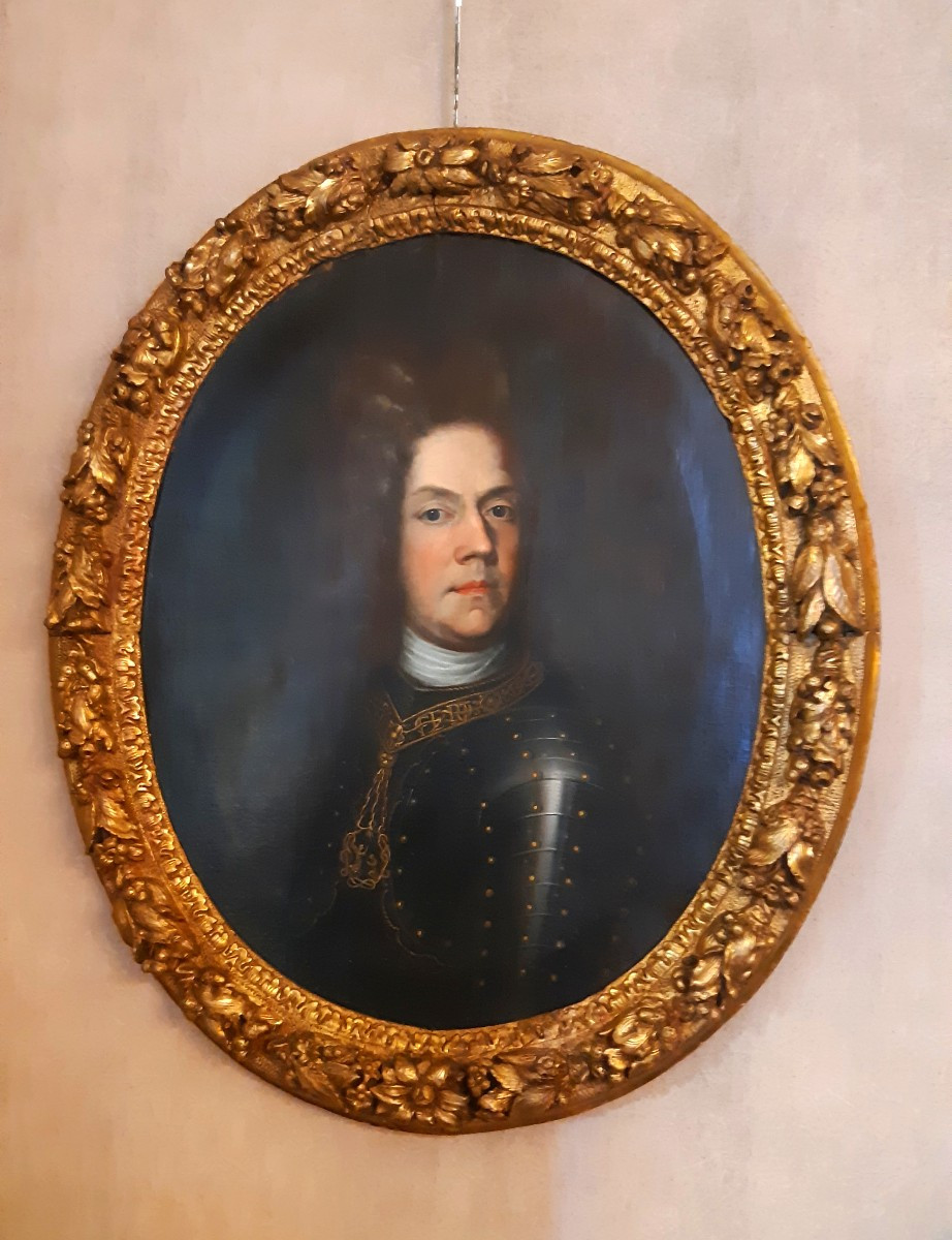 Portrait de chevalier en armure d'époque Louis XIV