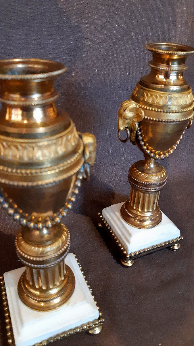 Pair Of Small Cassolettes In Chiseled, Gilded Bronze And Marble, From The Louis XVI Period.-photo-2