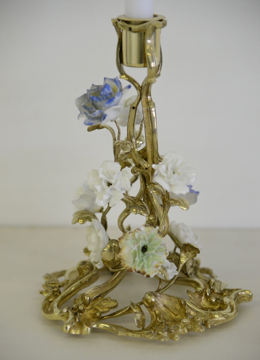 A Pair Candlesticks With Procellain Flowers-photo-2