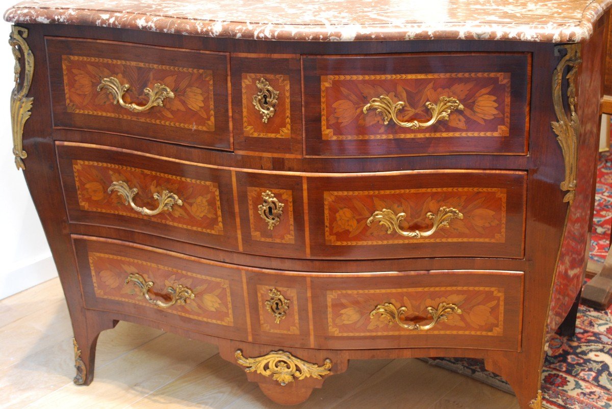 Commode époque 18èmeLouis XV Estampillée Jean Georges Schlichtig  Accède à La Maîtrise En 1765.