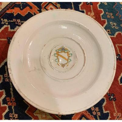 A Plate With Noble Coats Of Arms. XVIIsiècle