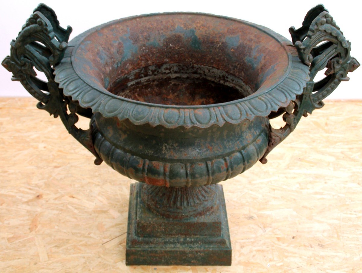 Large Cast Iron Medici Vase-photo-2