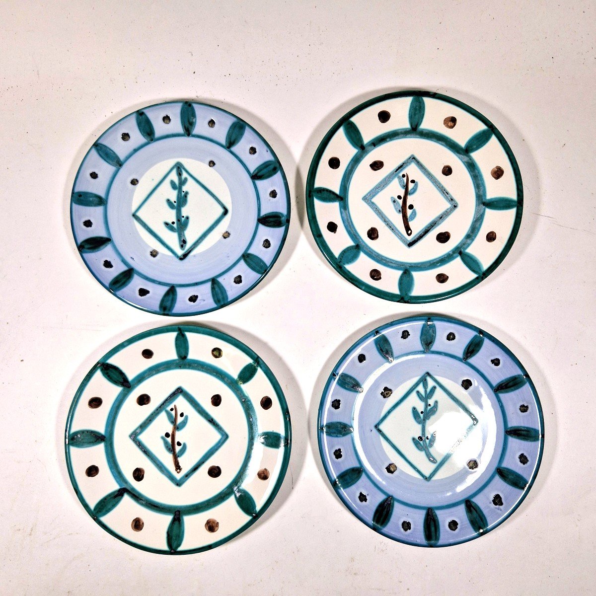 Series Of Plates By Olivier Gagnere In Vallauris