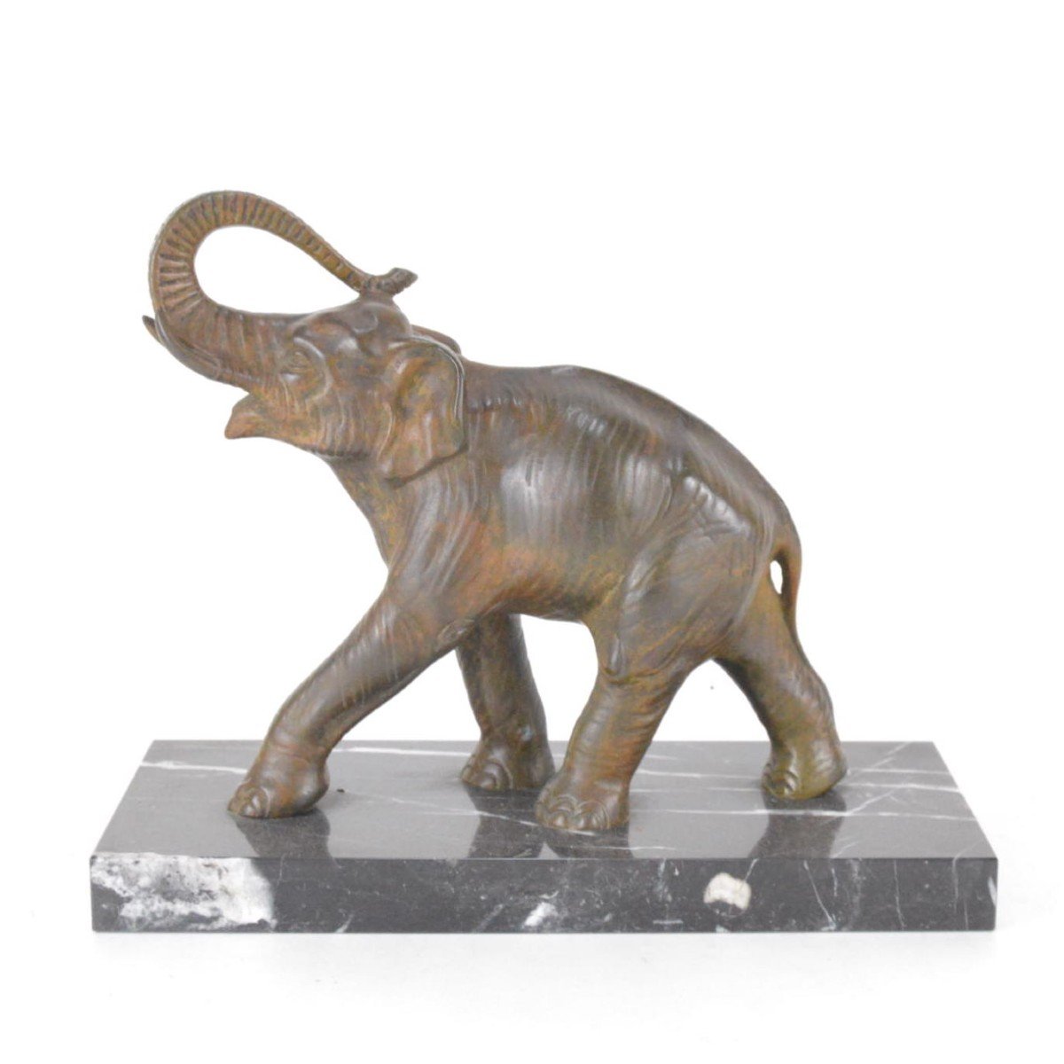 Sculpture d'Elephant En Bronze Patiné Sur Socle En Marbre