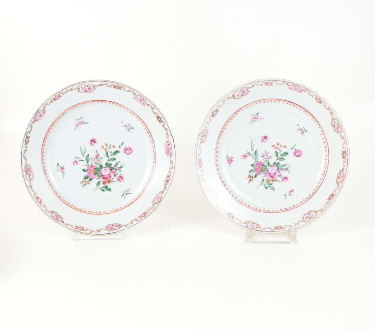 Paire d'Assiettes Porcelaine Chinoise, Famille Rose,  période Qianlong 1736-1795