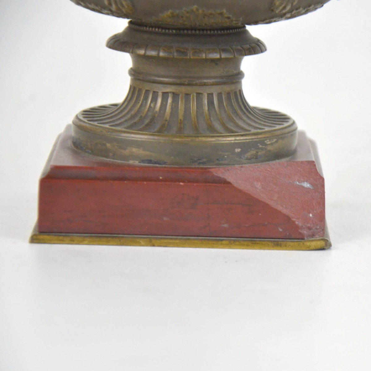 Warwick Bronze Cup With Brown Patina On A Marble Base 19th Century-photo-1