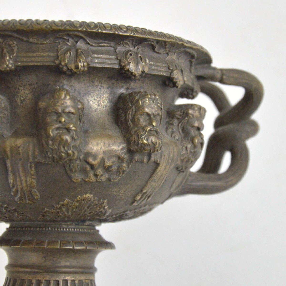 Warwick Bronze Cup With Brown Patina On A Marble Base 19th Century-photo-4